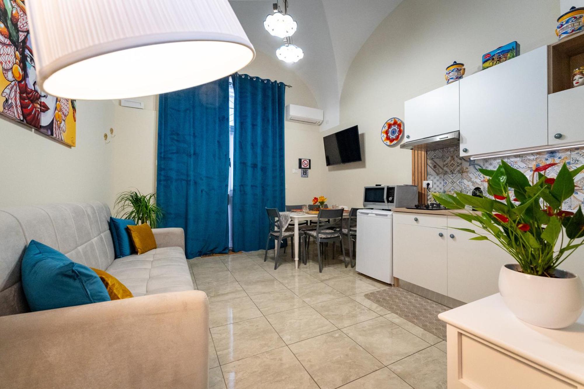 Catania Easy Center Home Exterior photo